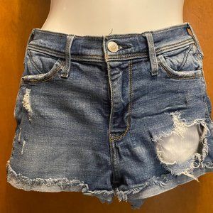 HOLLISTER LOW-RISE RIPPED DARK WASH DENIM SHORTS